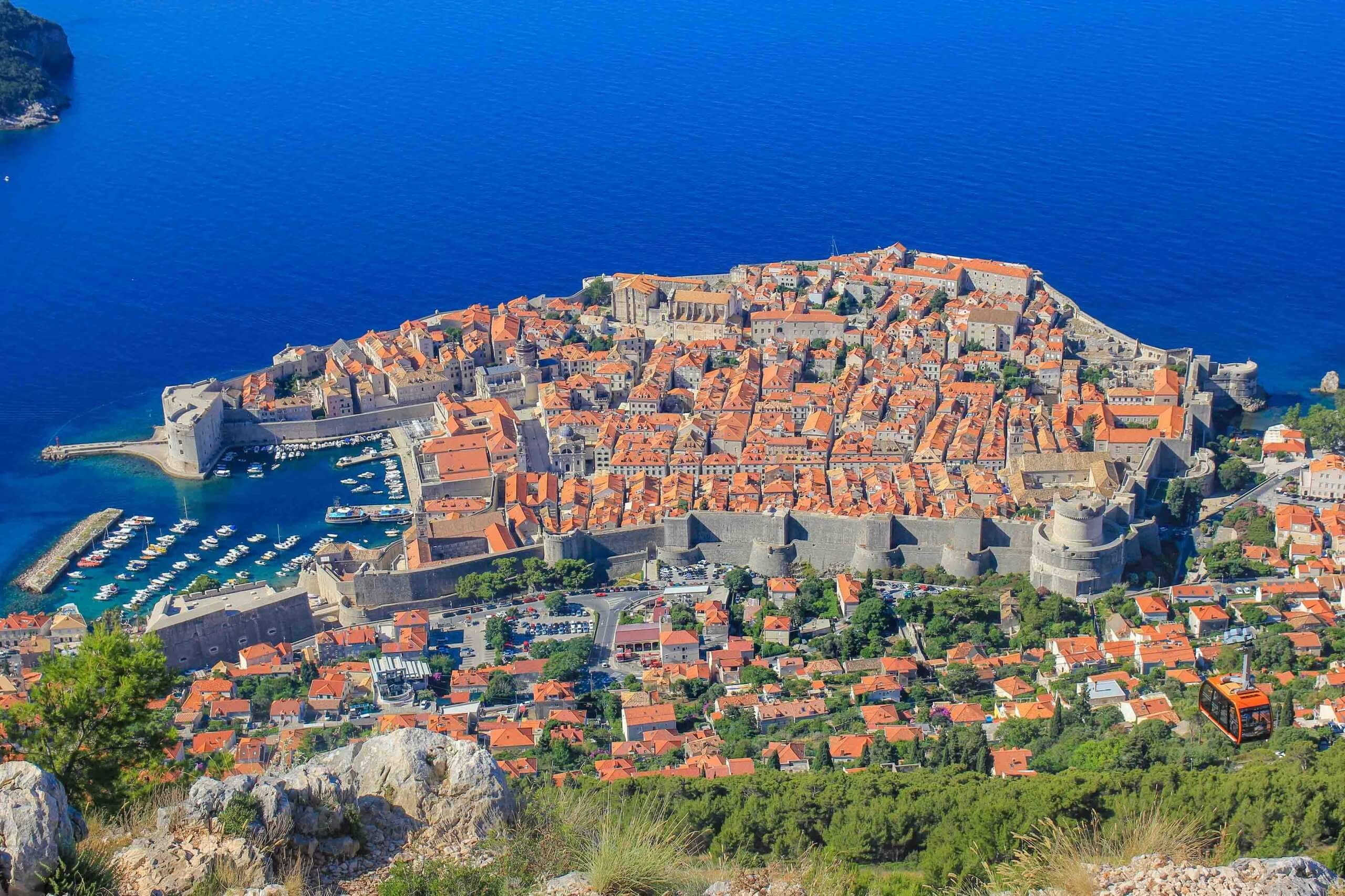 Dubrovnik – Perla Adriaticii, istorie și plaje cu vedere la cetate