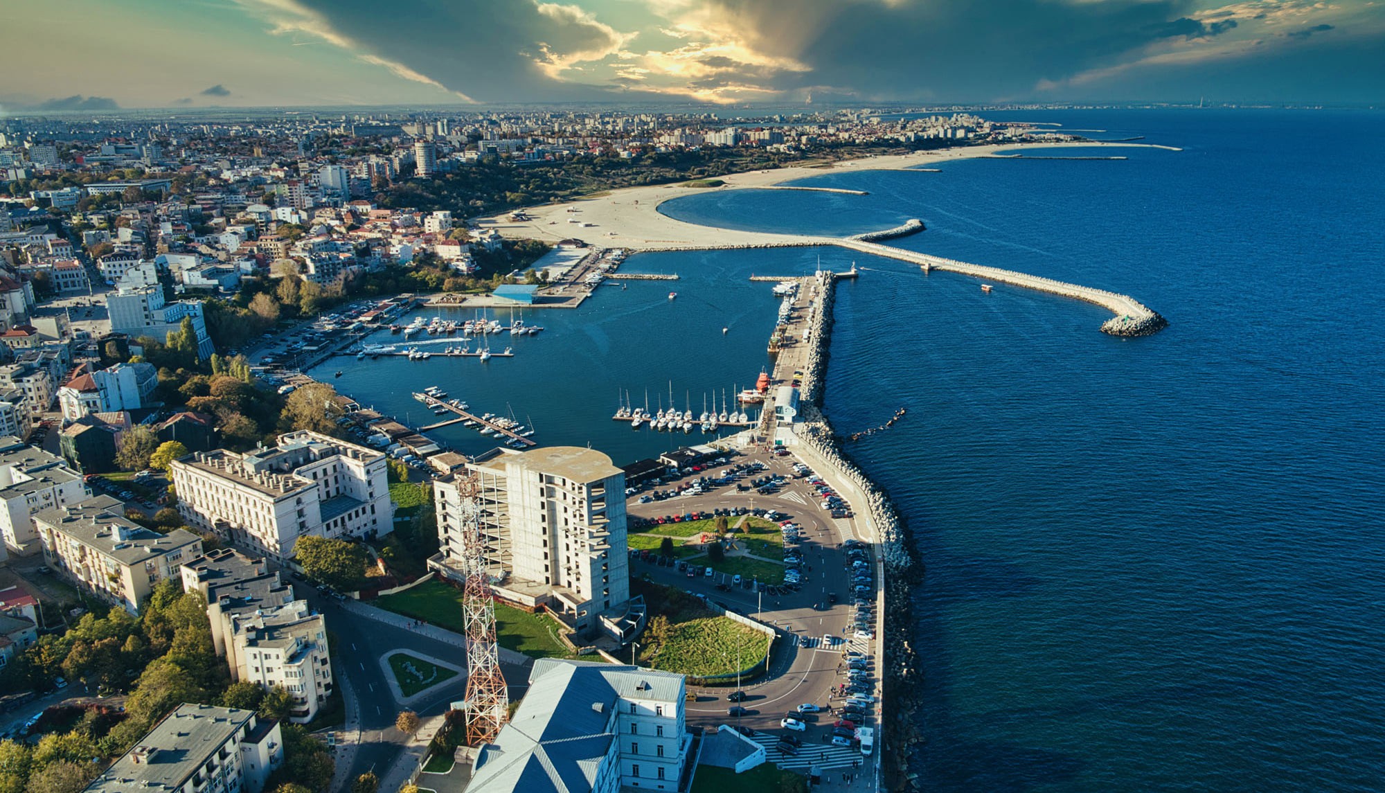 Constanța – Istorie milenară, port cosmopolit și farmec urban