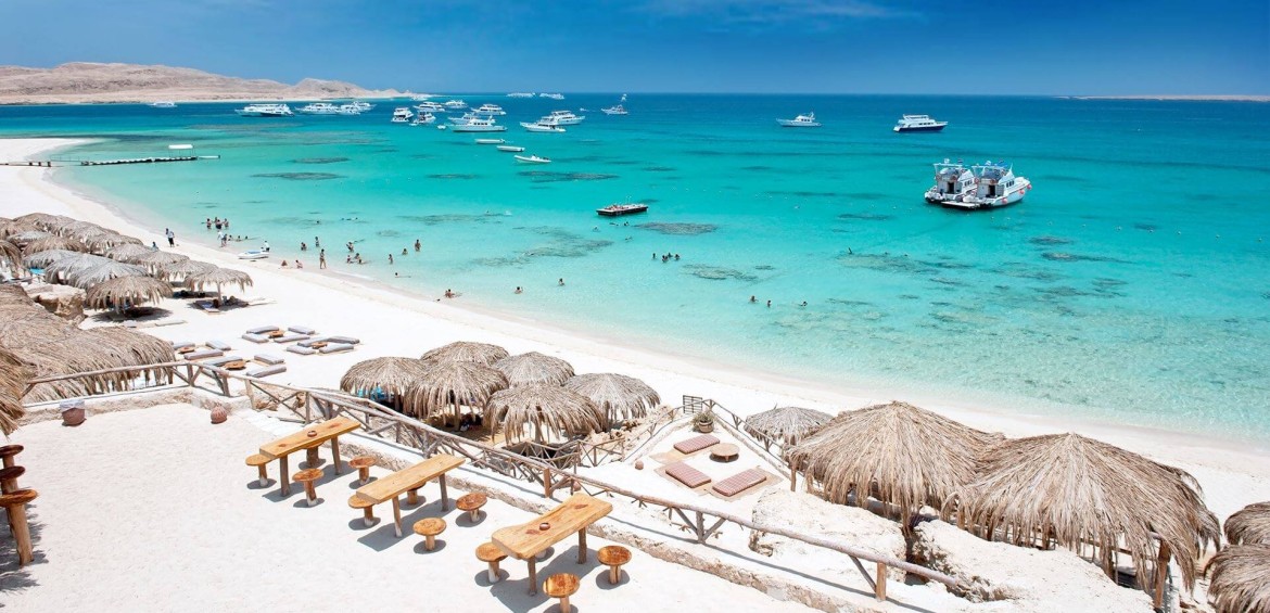 Hurghada – Soare, mare și aventură în deșert