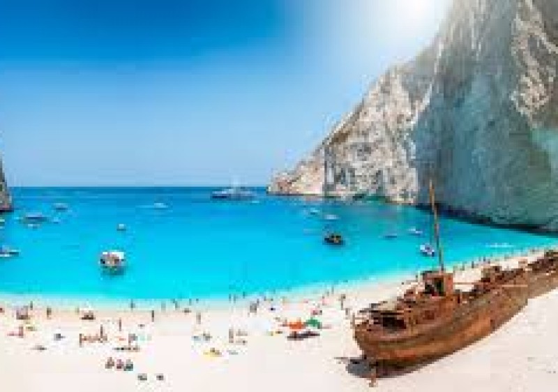 Vacanțe de toamnă la super prețuri: unde mergi în septembrie și octombrie